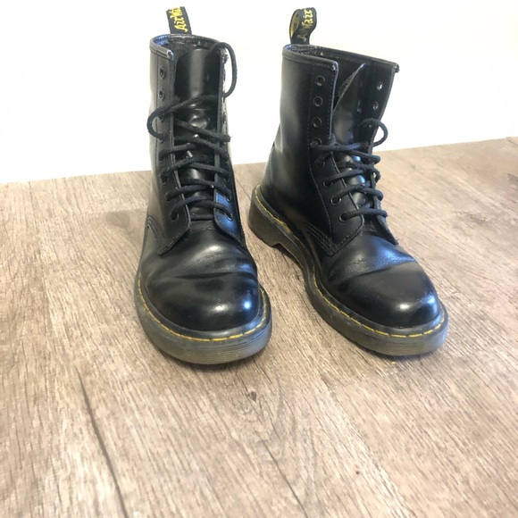 Dr. Martens Shoes - VINTAGE The Original Dr. Martens size 7